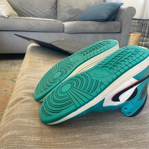 Nike Air Jordan 1 Sneakers South Beach - Picture 10 of 10